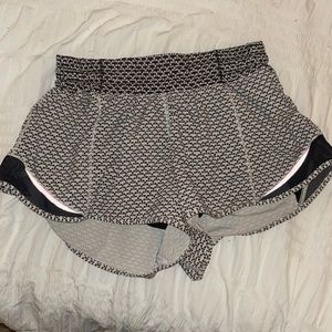 Lululemon Hotty Hot Low Waisted 2.5 inch shorts